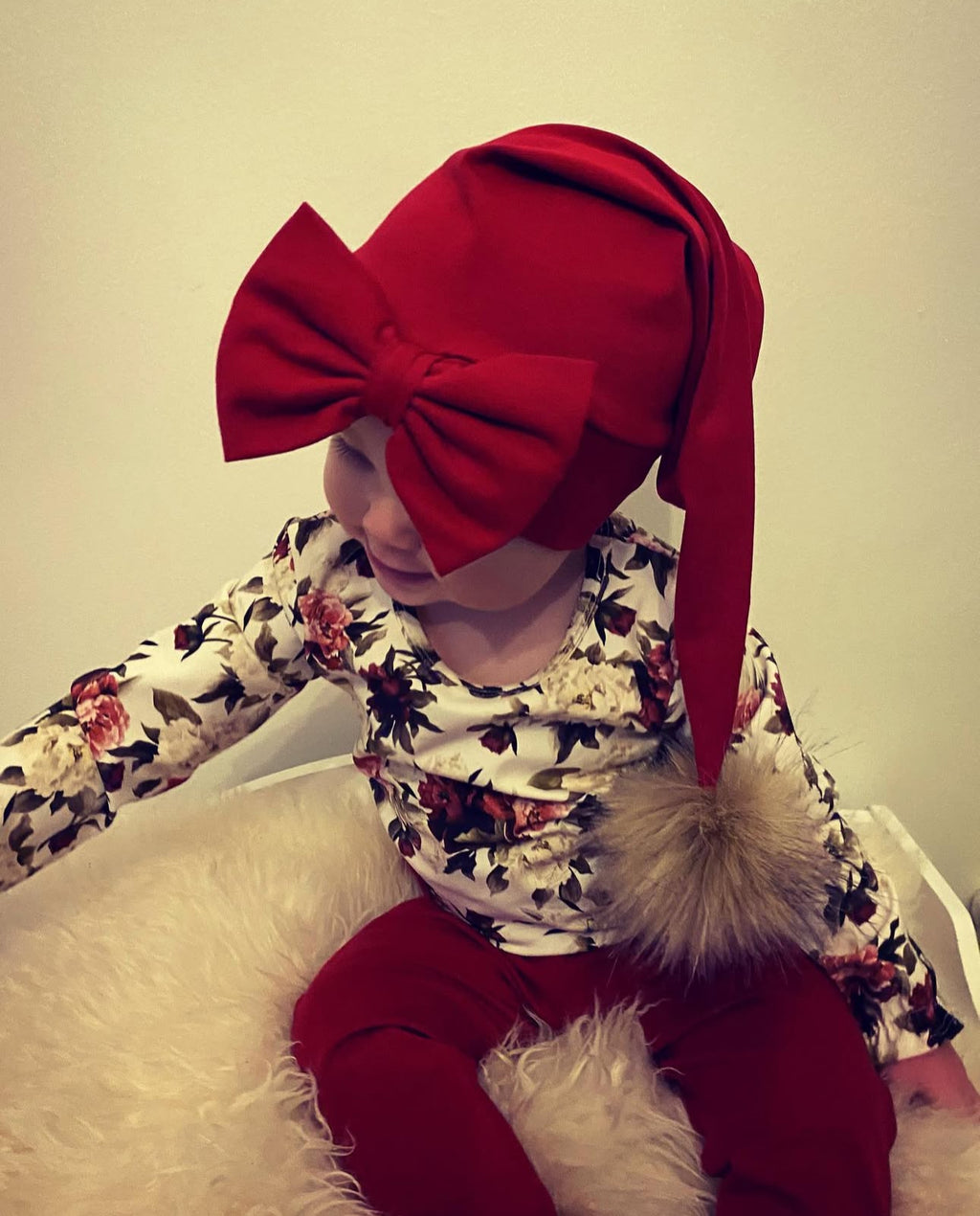 Tonttulakki rusetilla, ruskea tupsu